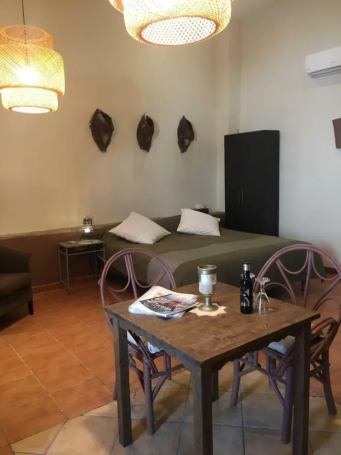 Darcilla Guest House Tarifa
